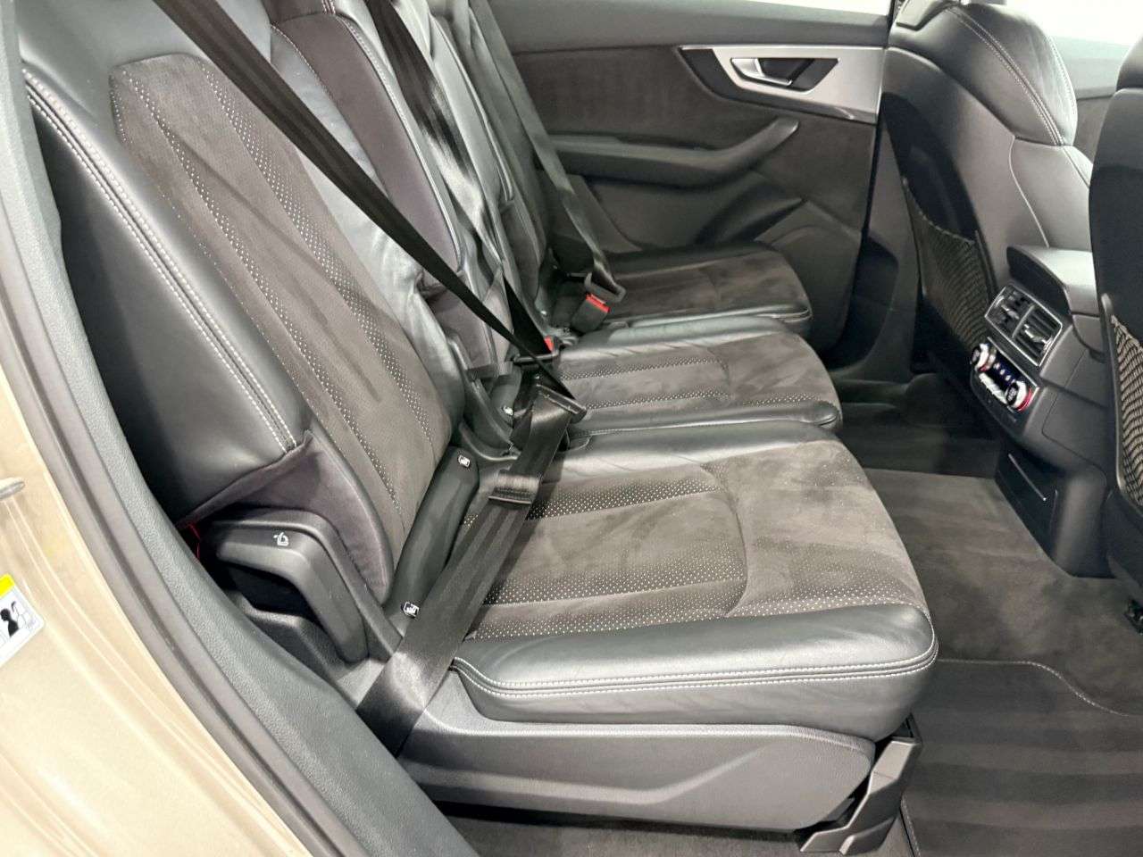 2016 AUDI Q7 2016 AUDI Q7