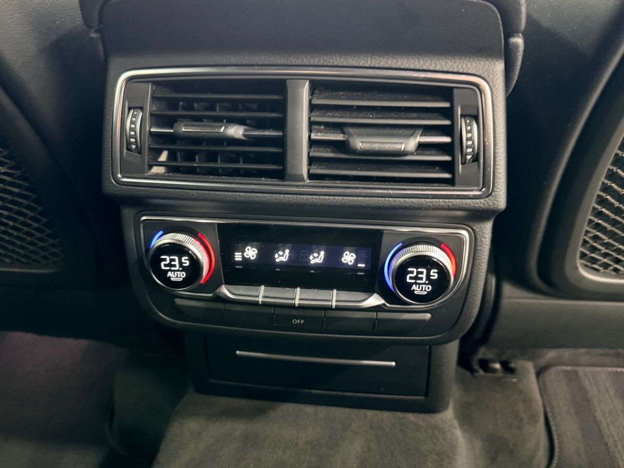 2016 AUDI Q7 2016 AUDI Q7