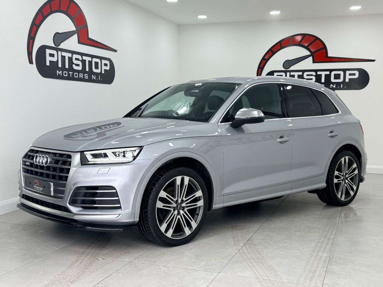 A 2017 AUDI SQ5 3.0 TFSI V6 SUV 5dr Petrol Tiptronic quattro Euro 6 (s/s) (354 ps) A 2017 AUDI SQ5 3.0 TFSI V6 SUV 5dr Petrol Tiptronic quattro Euro 6 (s/s) (354 ps)
