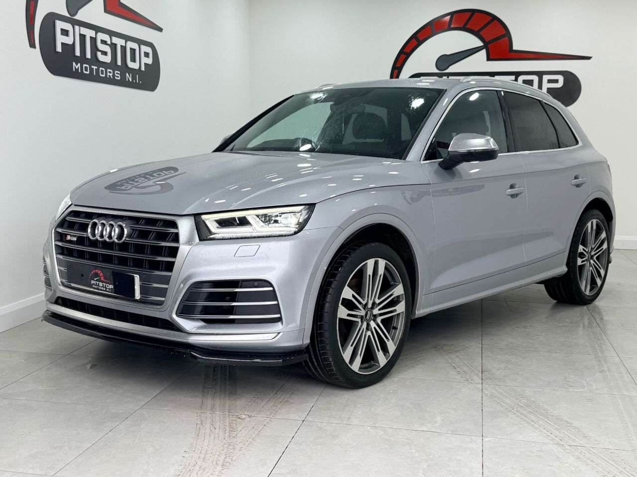 A 2017 AUDI SQ5 3.0 TFSI V6 SUV 5dr Petrol Tiptronic quattro Euro 6 (s/s) (354 ps) A 2017 AUDI SQ5 3.0 TFSI V6 SUV 5dr Petrol Tiptronic quattro Euro 6 (s/s) (354 ps)