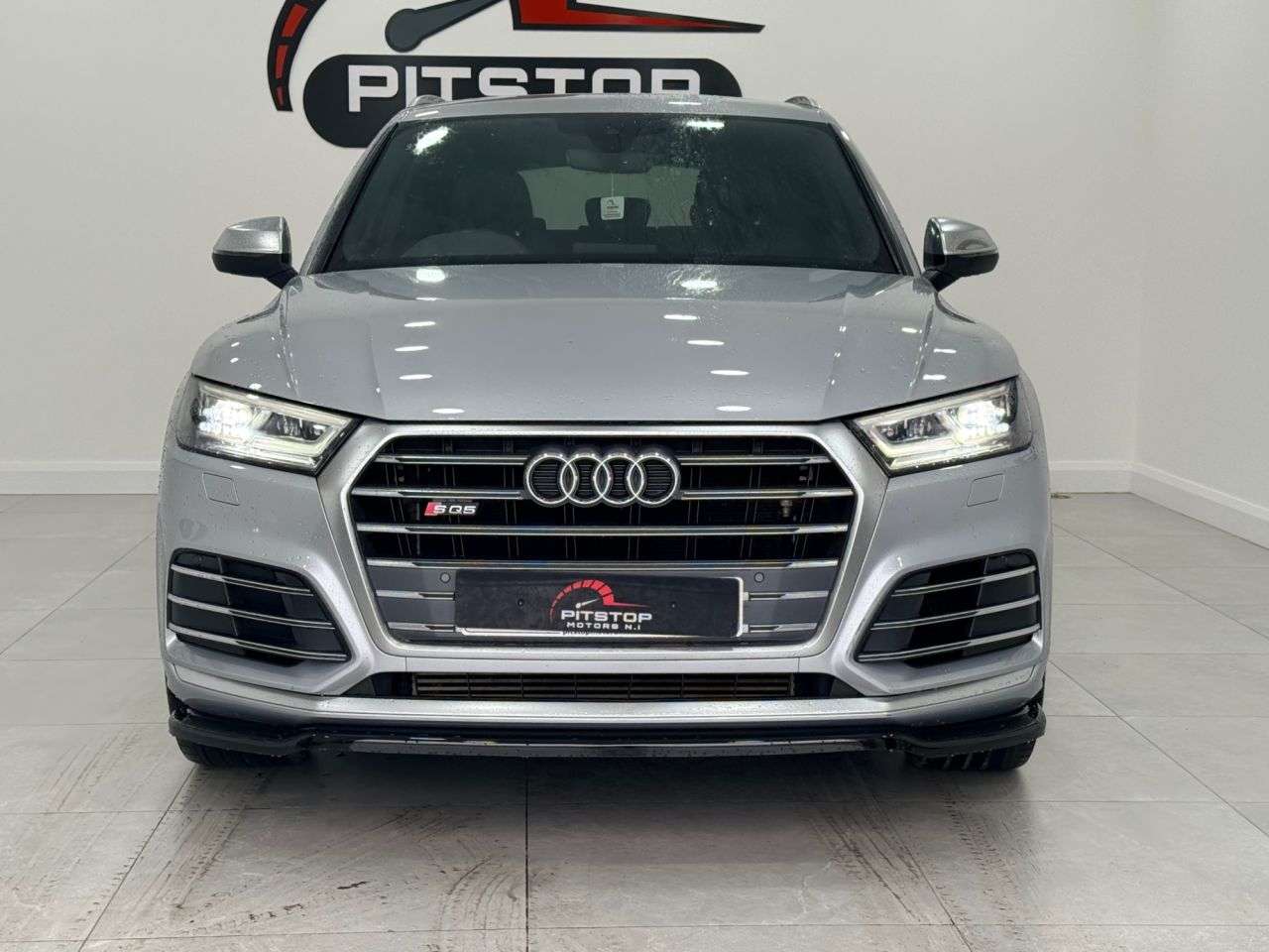 A 2017 AUDI SQ5 3.0 TFSI V6 SUV 5dr Petrol Tiptronic quattro Euro 6 (s/s) (354 ps) A 2017 AUDI SQ5 3.0 TFSI V6 SUV 5dr Petrol Tiptronic quattro Euro 6 (s/s) (354 ps)