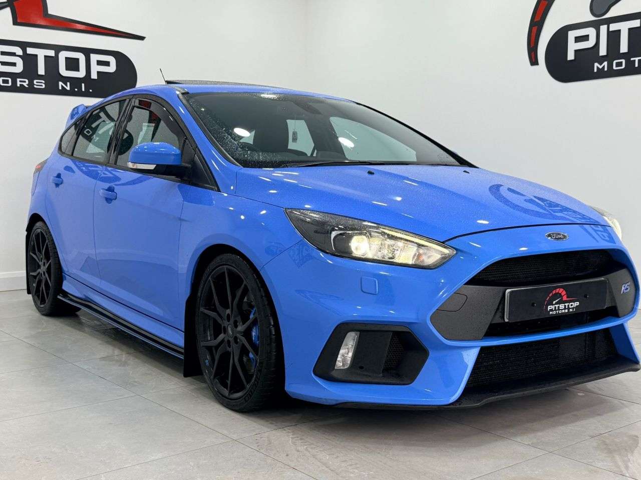 A 2016 FORD FOCUS 2.3T EcoBoost RS Hatchback 5dr Petrol Manual AWD Euro 6 (s/s) (350 ps) A 2016 FORD FOCUS 2.3T EcoBoost RS Hatchback 5dr Petrol Manual AWD Euro 6 (s/s) (350 ps)