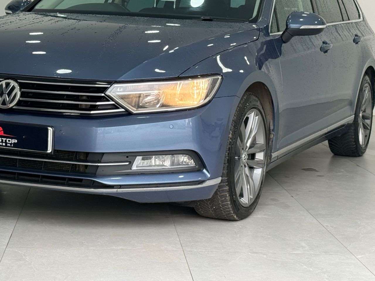 A 2017 VOLKSWAGEN PASSAT GT TDI BLUEMOTION TECHNOLOGY DSG A 2017 VOLKSWAGEN PASSAT GT TDI BLUEMOTION TECHNOLOGY DSG