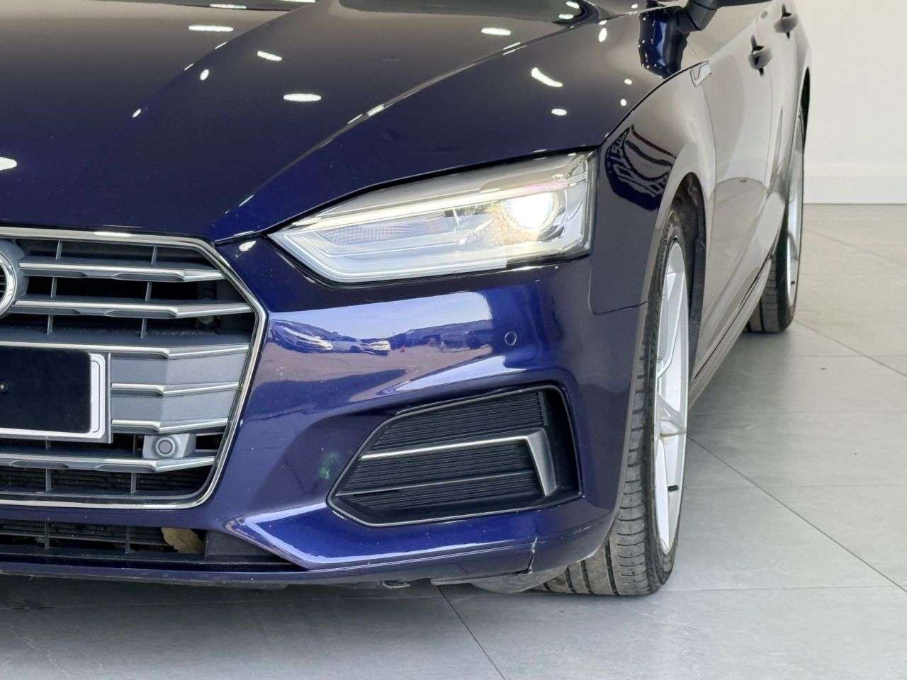 A 2019 AUDI A5 2.0 TDI 40 Sport Sportback 5dr Diesel S Tronic quattro Euro 6 (s/s) (190 ps A 2019 AUDI A5 2.0 TDI 40 Sport Sportback 5dr Diesel S Tronic quattro Euro 6 (s/s) (190 ps