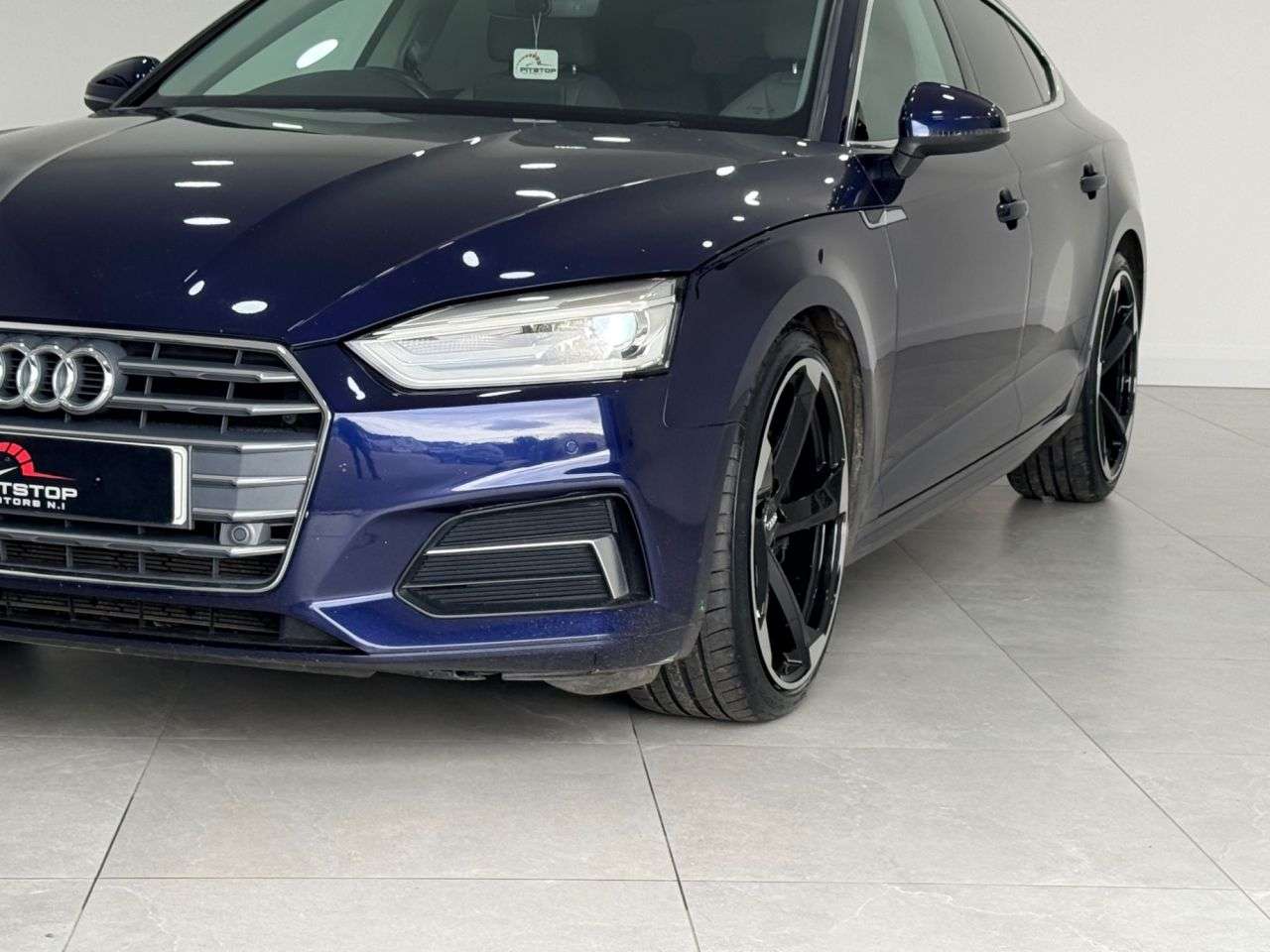 A 2019 AUDI A5 2.0 TDI 40 Sport Sportback 5dr Diesel S Tronic quattro Euro 6 (s/s) (190 ps A 2019 AUDI A5 2.0 TDI 40 Sport Sportback 5dr Diesel S Tronic quattro Euro 6 (s/s) (190 ps