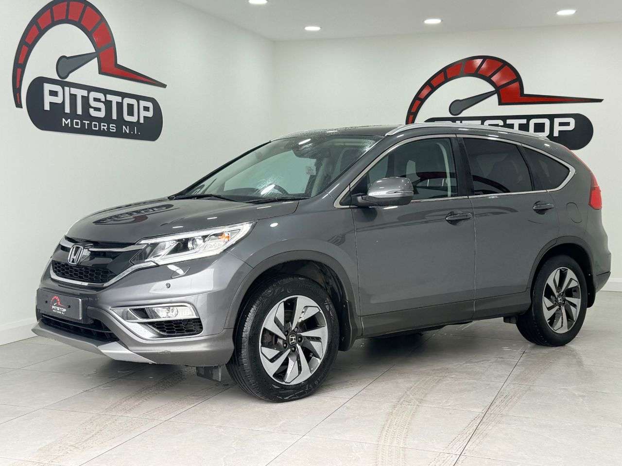 A 2017 HONDA CR-V 1.6 i-DTEC EX SUV 5dr Diesel Auto 4WD Euro 6 (160 ps) A 2017 HONDA CR-V 1.6 i-DTEC EX SUV 5dr Diesel Auto 4WD Euro 6 (160 ps)