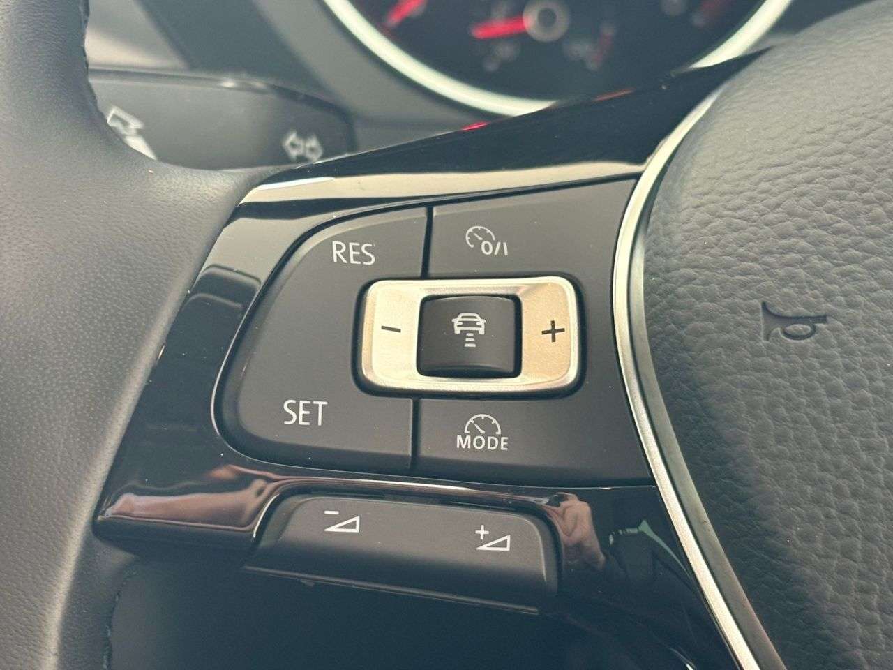 2018 VOLKSWAGEN TIGUAN 2018 VOLKSWAGEN TIGUAN