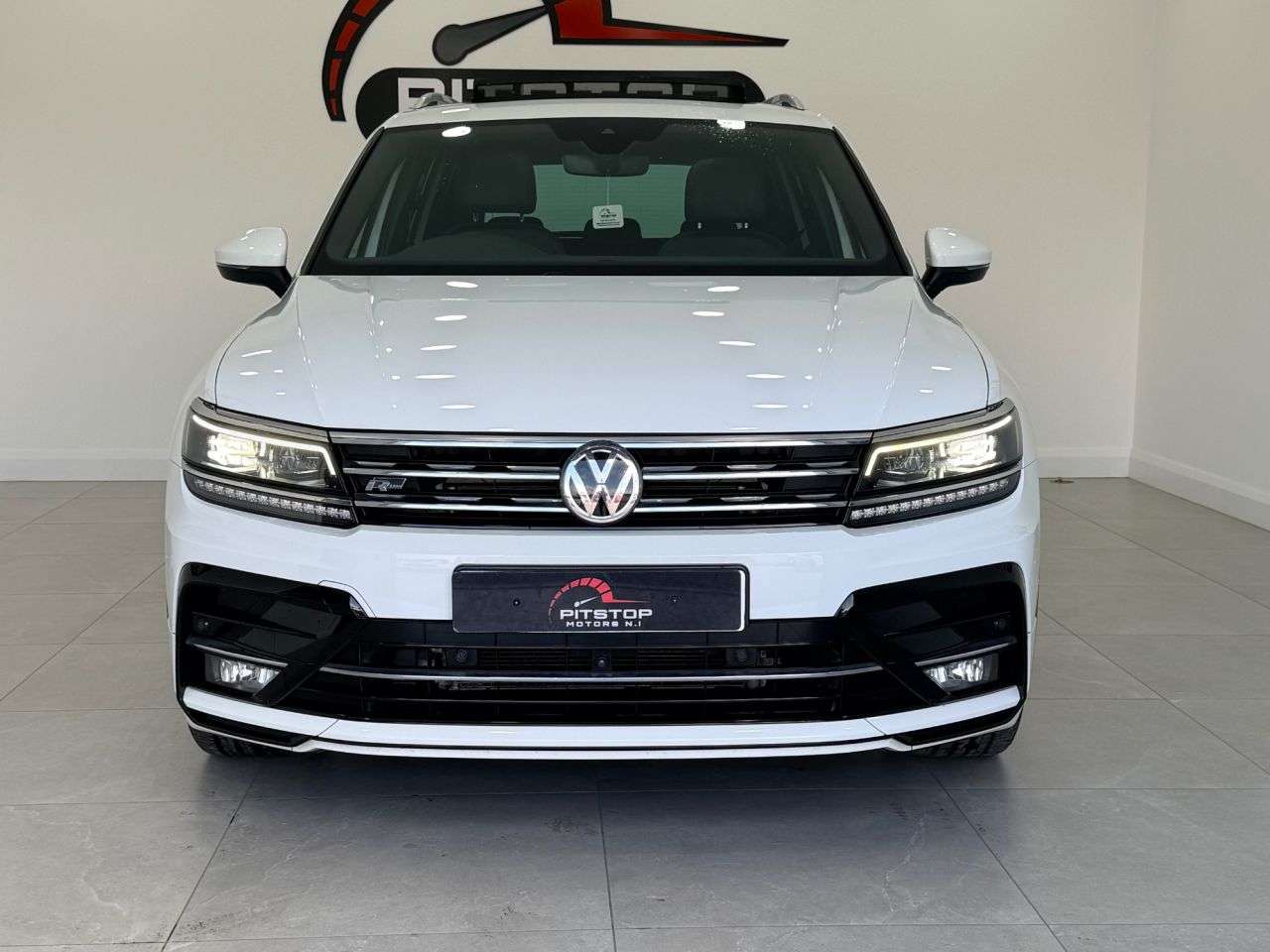A 2020 VOLKSWAGEN TIGUAN 2.0 TDI R-Line Tech SUV 5dr Diesel DSG 4Motion Euro 6 (s/s) (150 ps) A 2020 VOLKSWAGEN TIGUAN 2.0 TDI R-Line Tech SUV 5dr Diesel DSG 4Motion Euro 6 (s/s) (150 ps)