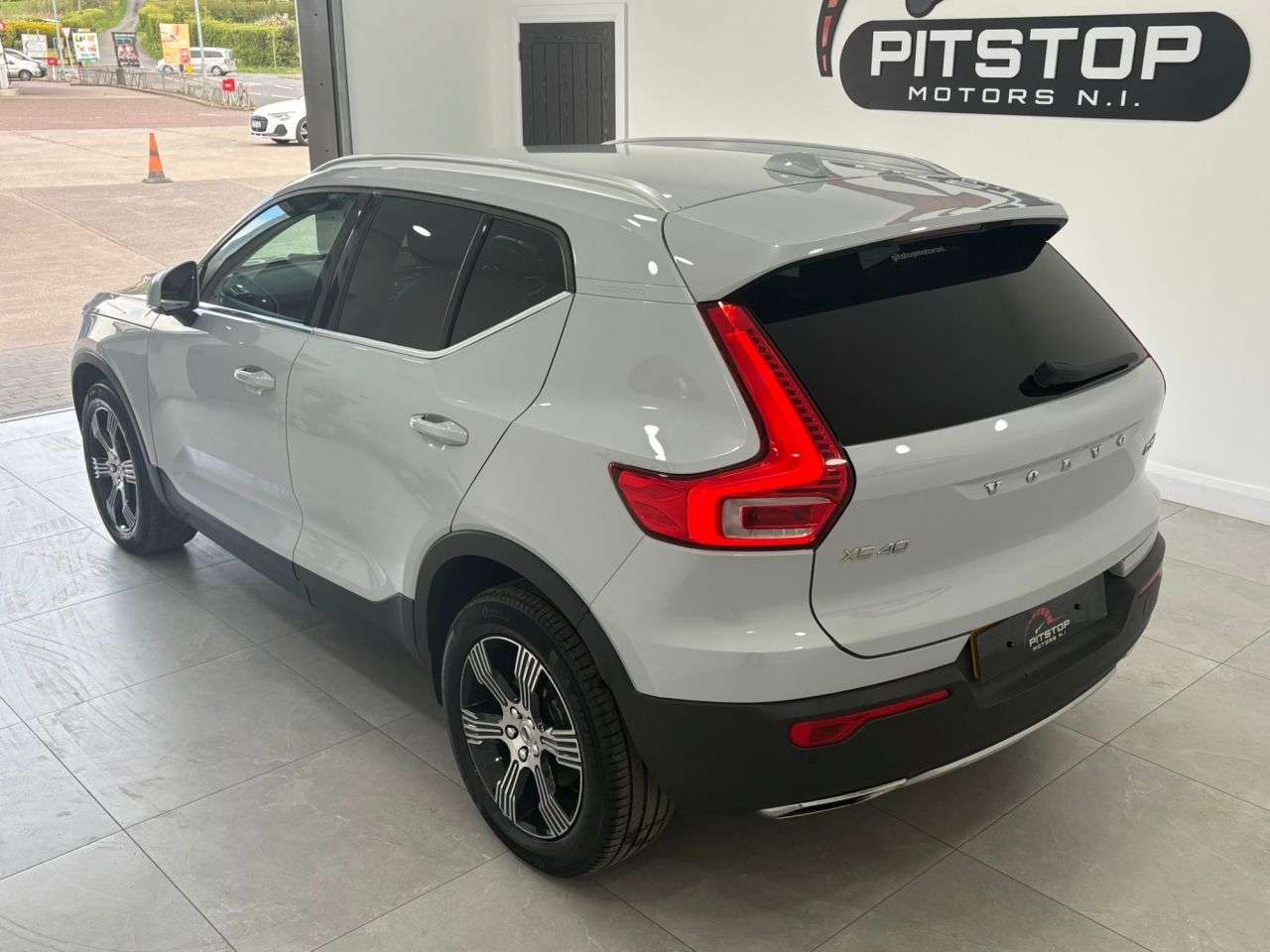 2019 VOLVO XC40 2019 VOLVO XC40