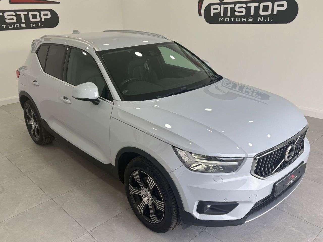 2019 VOLVO XC40 2019 VOLVO XC40