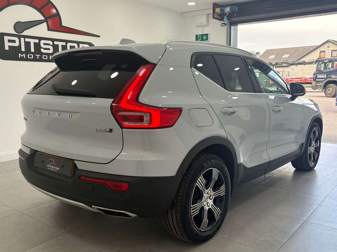 2019 VOLVO XC40 2019 VOLVO XC40
