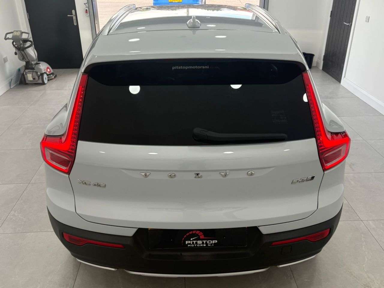 2019 VOLVO XC40 2019 VOLVO XC40
