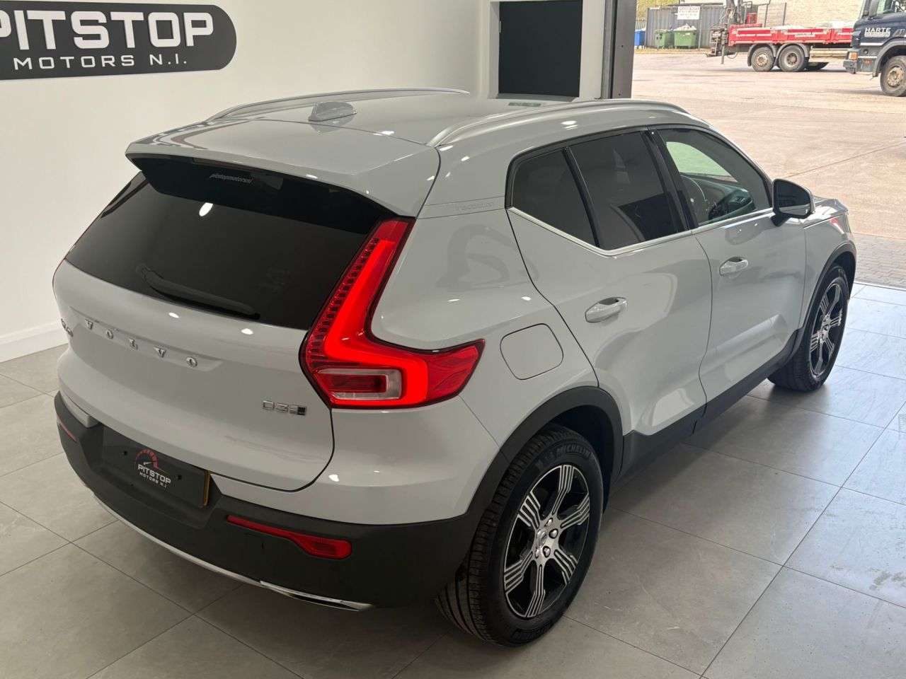 2019 VOLVO XC40 2019 VOLVO XC40