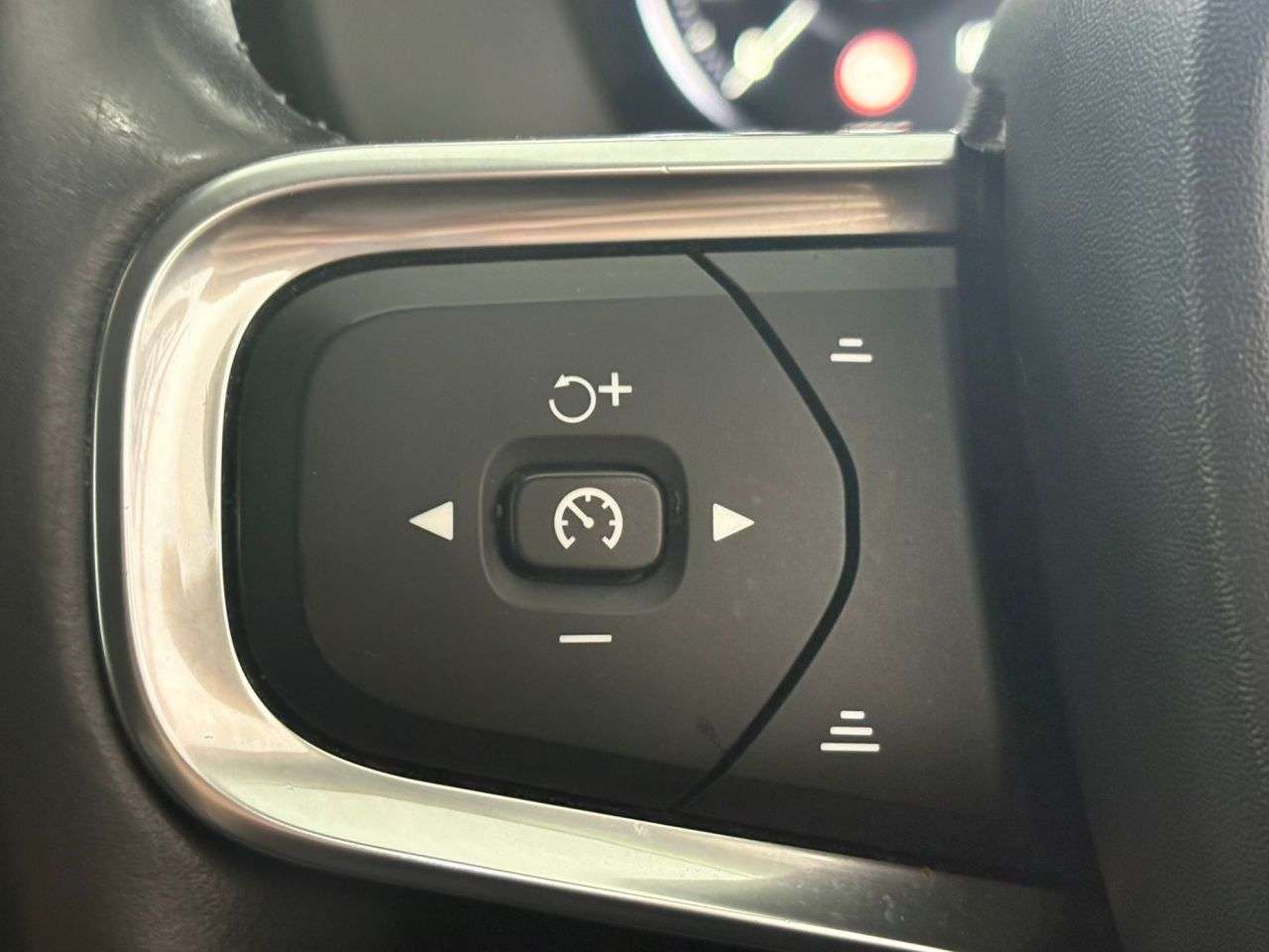 2019 VOLVO XC40 2019 VOLVO XC40