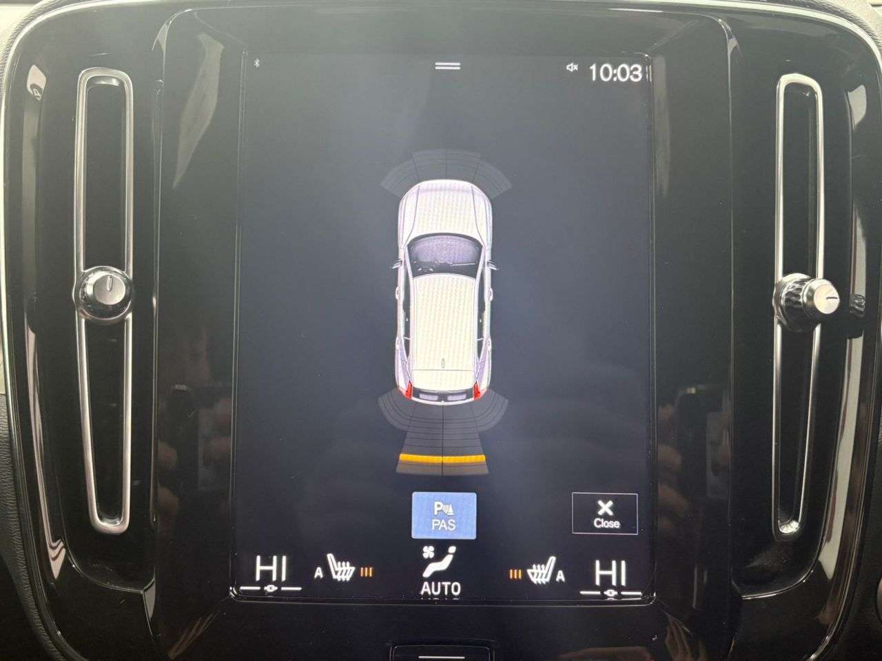 2019 VOLVO XC40 2019 VOLVO XC40