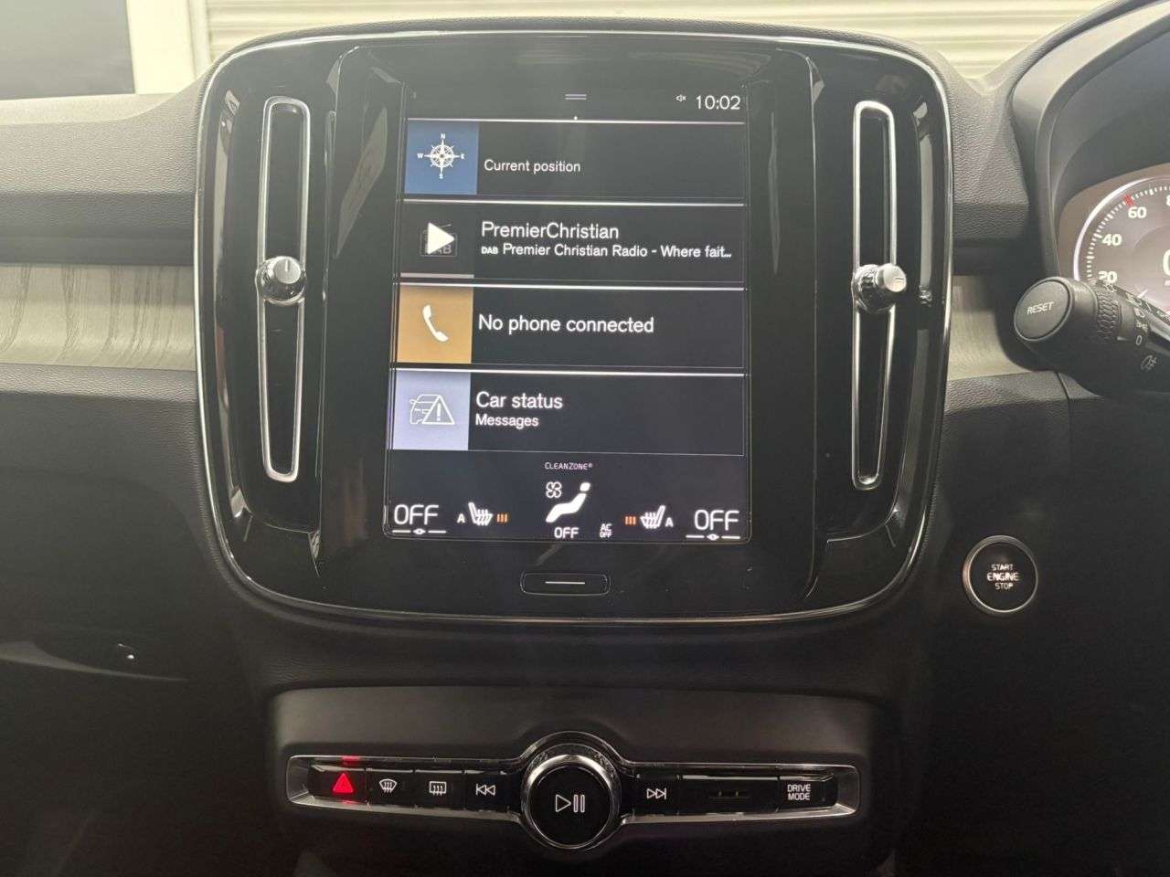 2019 VOLVO XC40 2019 VOLVO XC40
