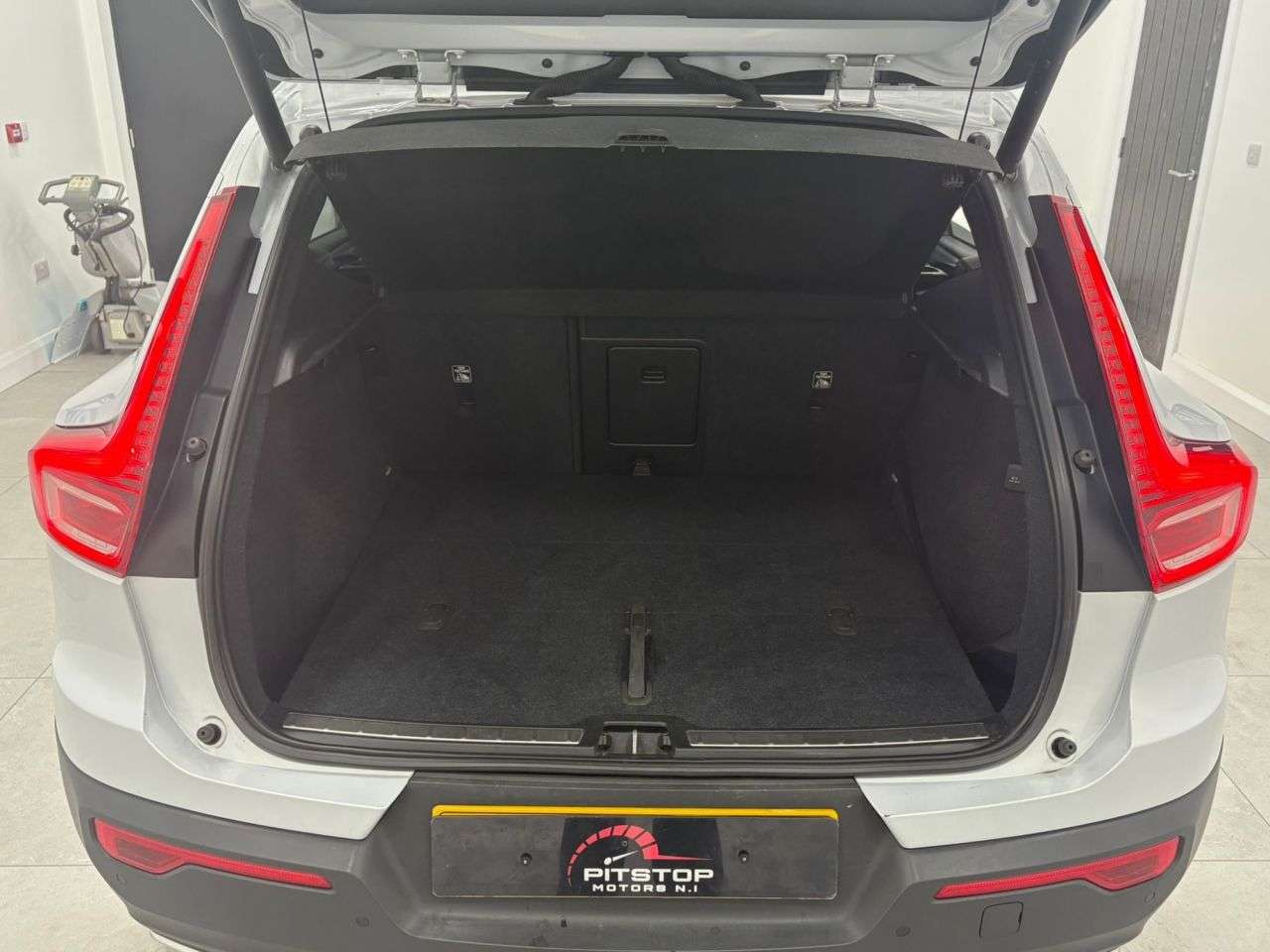 2019 VOLVO XC40 2019 VOLVO XC40