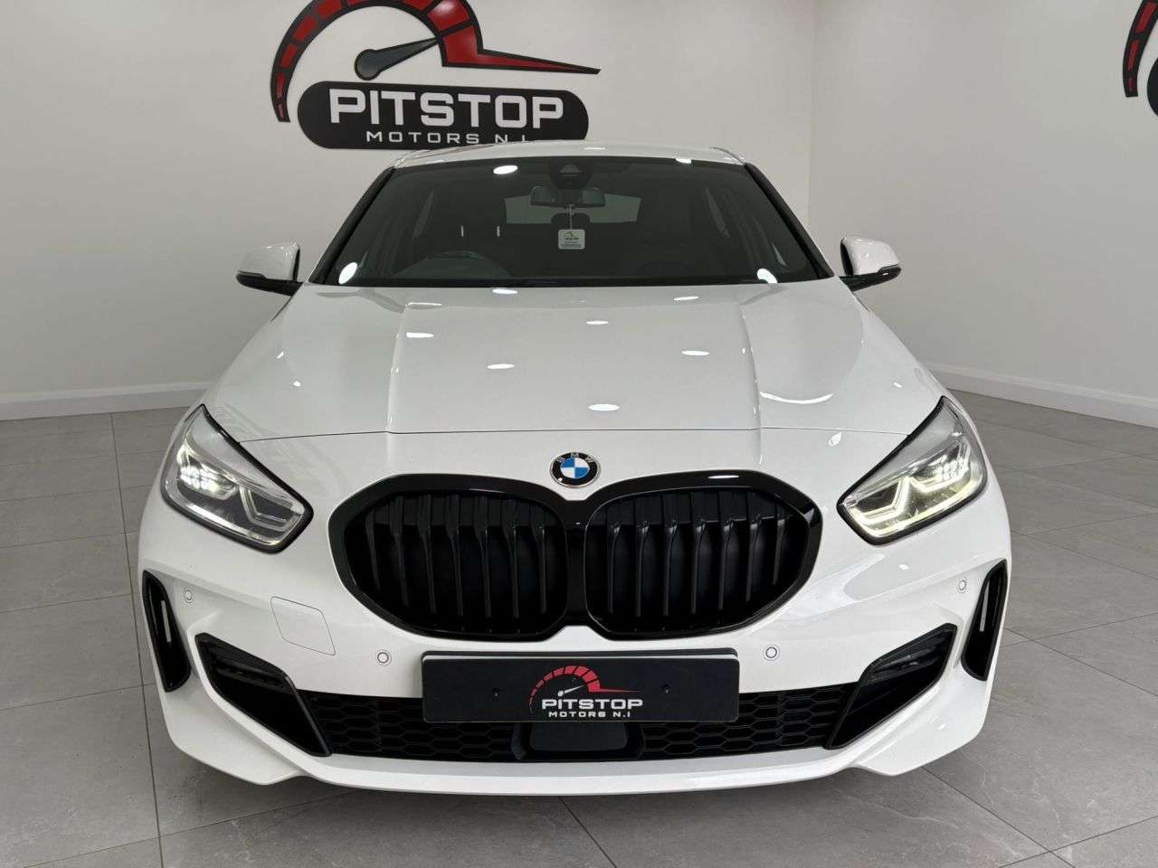 A 2022 BMW 1 SERIES 2.0 120d M Sport (LCP) Hatchback 5dr Diesel Auto Euro 6 (s/s) (190 ps) A 2022 BMW 1 SERIES 2.0 120d M Sport (LCP) Hatchback 5dr Diesel Auto Euro 6 (s/s) (190 ps)