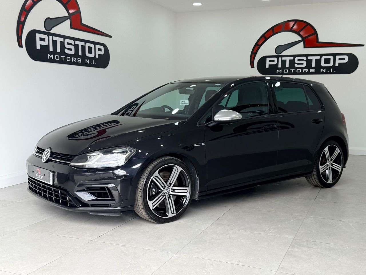A 2019 VOLKSWAGEN GOLF 2.0 TSI R Hatchback 5dr Petrol DSG 4Motion Euro 6 (s/s) (300 ps) A 2019 VOLKSWAGEN GOLF 2.0 TSI R Hatchback 5dr Petrol DSG 4Motion Euro 6 (s/s) (300 ps)