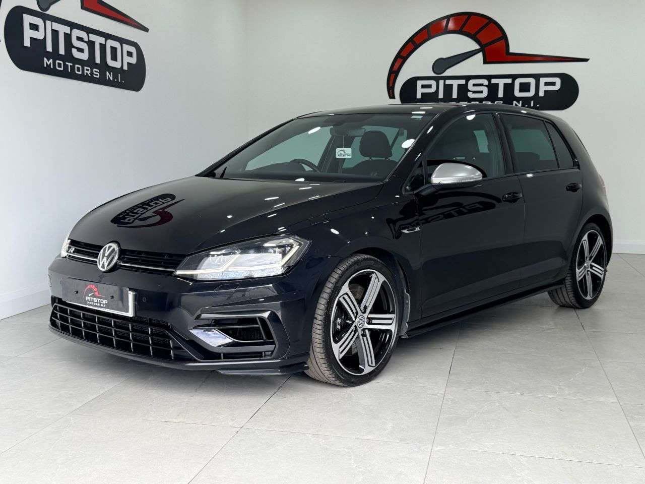 A 2019 VOLKSWAGEN GOLF 2.0 TSI R Hatchback 5dr Petrol DSG 4Motion Euro 6 (s/s) (300 ps) A 2019 VOLKSWAGEN GOLF 2.0 TSI R Hatchback 5dr Petrol DSG 4Motion Euro 6 (s/s) (300 ps)