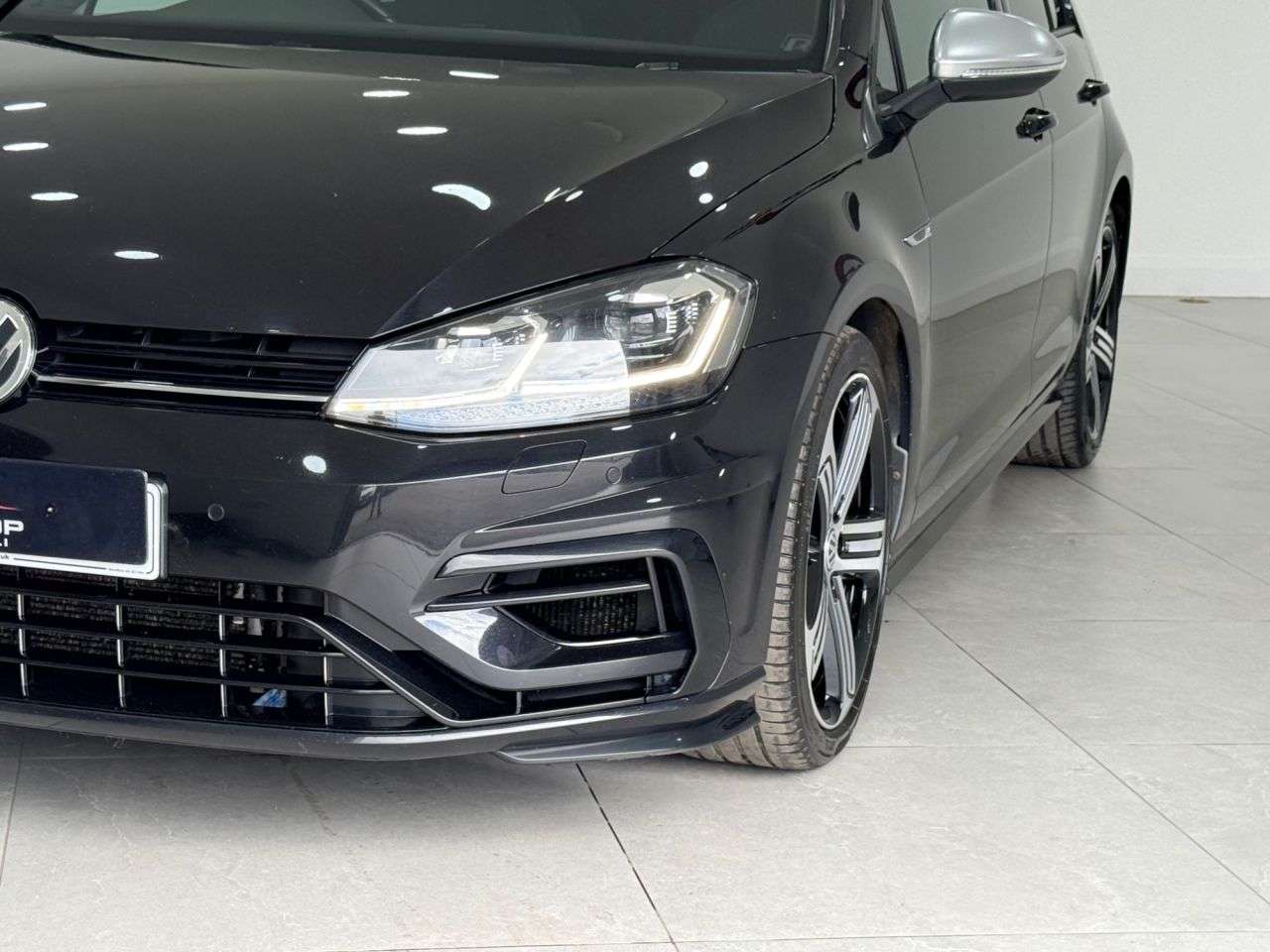 A 2019 VOLKSWAGEN GOLF 2.0 TSI R Hatchback 5dr Petrol DSG 4Motion Euro 6 (s/s) (300 ps) A 2019 VOLKSWAGEN GOLF 2.0 TSI R Hatchback 5dr Petrol DSG 4Motion Euro 6 (s/s) (300 ps)