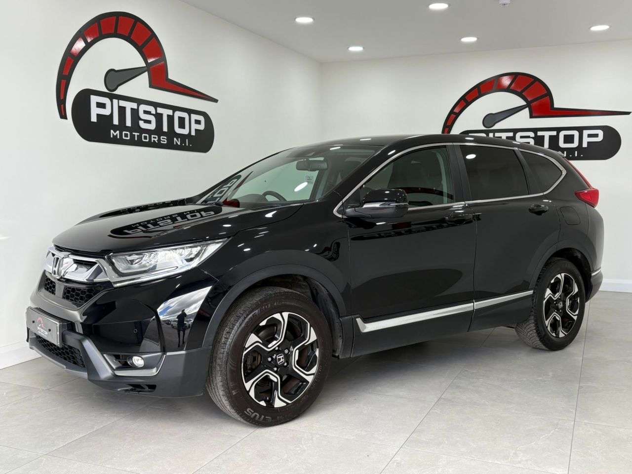 A 2019 HONDA CR-V 1.5 VTEC Turbo SE SUV 5dr Petrol CVT 4WD Euro 6 (193 ps) A 2019 HONDA CR-V 1.5 VTEC Turbo SE SUV 5dr Petrol CVT 4WD Euro 6 (193 ps)