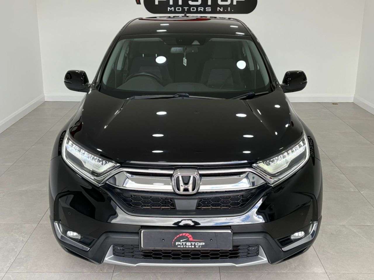 A 2019 HONDA CR-V 1.5 VTEC Turbo SE SUV 5dr Petrol CVT 4WD Euro 6 (193 ps) A 2019 HONDA CR-V 1.5 VTEC Turbo SE SUV 5dr Petrol CVT 4WD Euro 6 (193 ps)