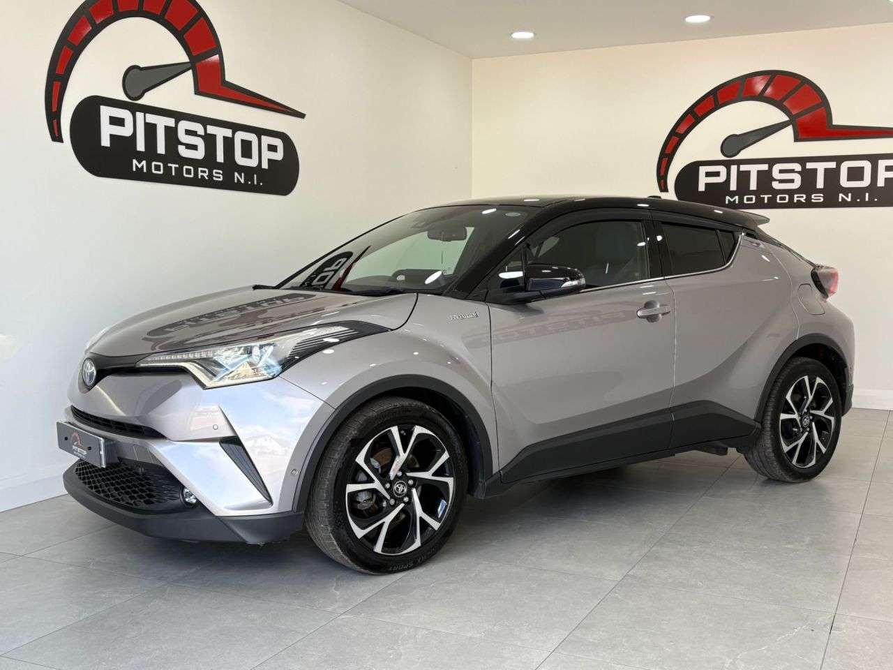 A 2018 TOYOTA C-HR 1.8 VVT-h Dynamic SUV 5dr Petrol Hybrid CVT Euro 6 (s/s) (122 ps) A 2018 TOYOTA C-HR 1.8 VVT-h Dynamic SUV 5dr Petrol Hybrid CVT Euro 6 (s/s) (122 ps)