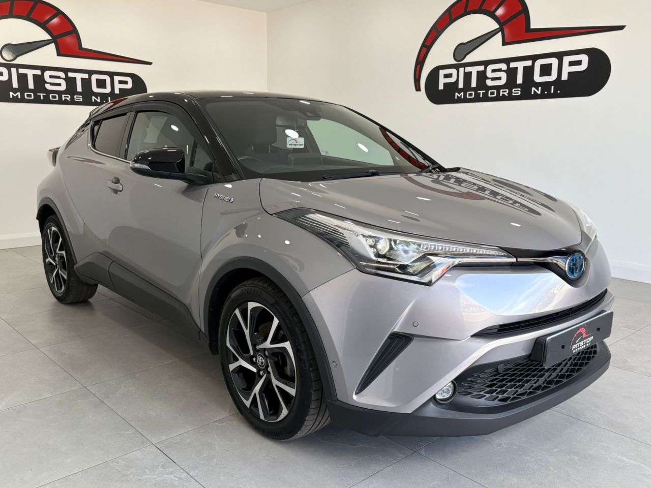 A 2018 TOYOTA C-HR 1.8 VVT-h Dynamic SUV 5dr Petrol Hybrid CVT Euro 6 (s/s) (122 ps) A 2018 TOYOTA C-HR 1.8 VVT-h Dynamic SUV 5dr Petrol Hybrid CVT Euro 6 (s/s) (122 ps)