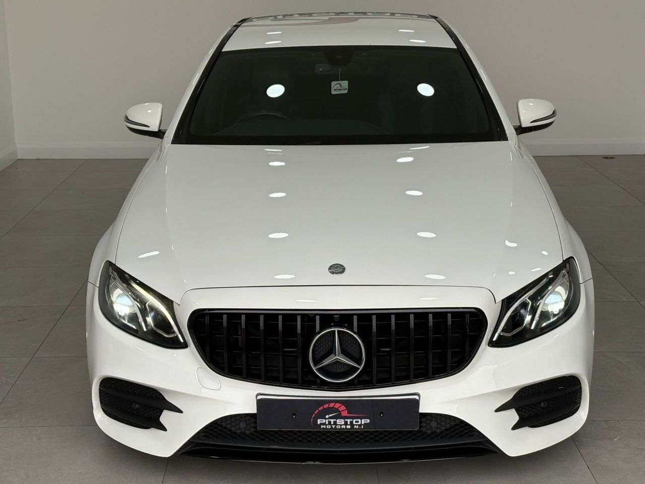 A 2017 MERCEDES-BENZ E-CLASS 2.0 E220d AMG Line Saloon 4dr Diesel G-Tronic+ Euro 6 (s/s) (194 ps) A 2017 MERCEDES-BENZ E-CLASS 2.0 E220d AMG Line Saloon 4dr Diesel G-Tronic+ Euro 6 (s/s) (194 ps)