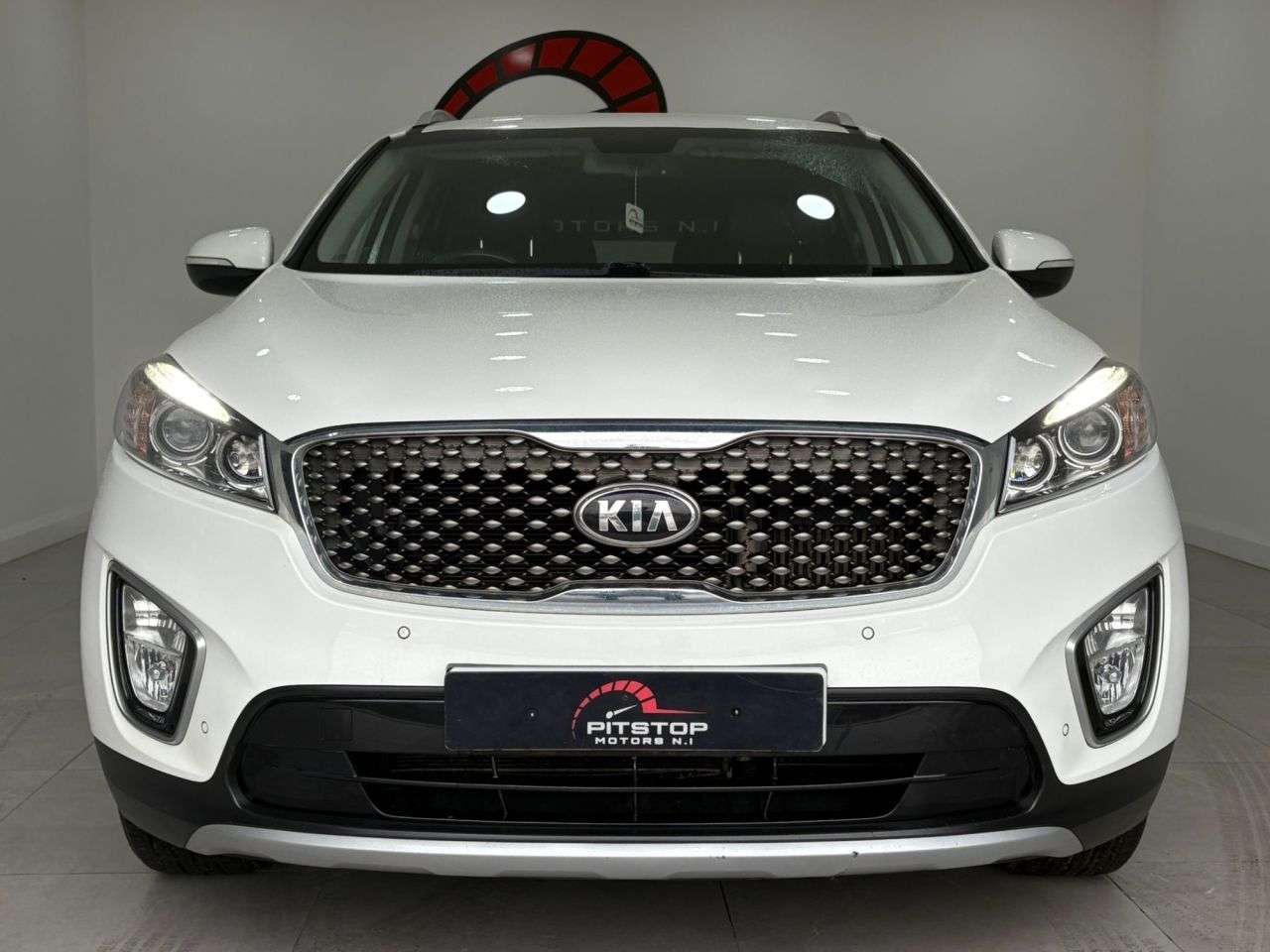 A 2017 KIA SORENTO 2.2 CRDi KX-2 SUV 5dr Diesel Auto AWD Euro 6 (s/s) (197 bhp) A 2017 KIA SORENTO 2.2 CRDi KX-2 SUV 5dr Diesel Auto AWD Euro 6 (s/s) (197 bhp)