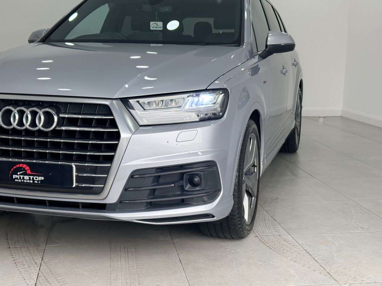 A 2015 AUDI Q7 3.0 TDI V6 S line SUV 5dr Diesel Tiptronic quattro Euro 6 (s/s) (272 ps) A 2015 AUDI Q7 3.0 TDI V6 S line SUV 5dr Diesel Tiptronic quattro Euro 6 (s/s) (272 ps)