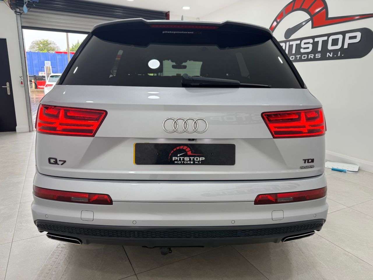 2015 AUDI Q7 2015 AUDI Q7