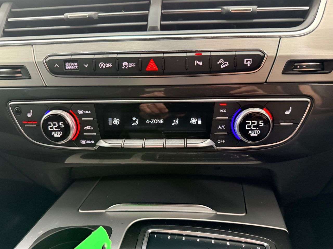 2015 AUDI Q7 2015 AUDI Q7