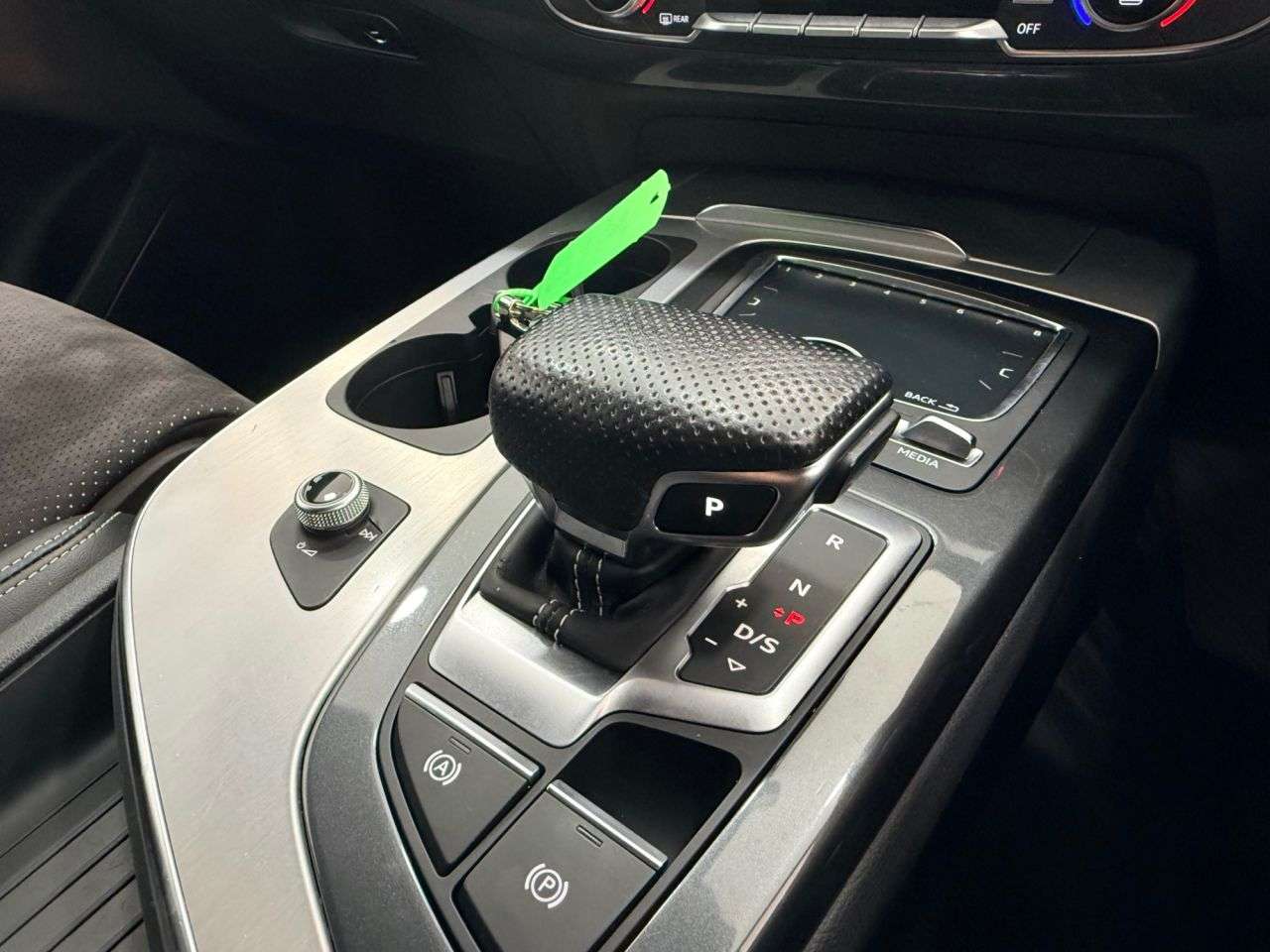 2015 AUDI Q7 2015 AUDI Q7