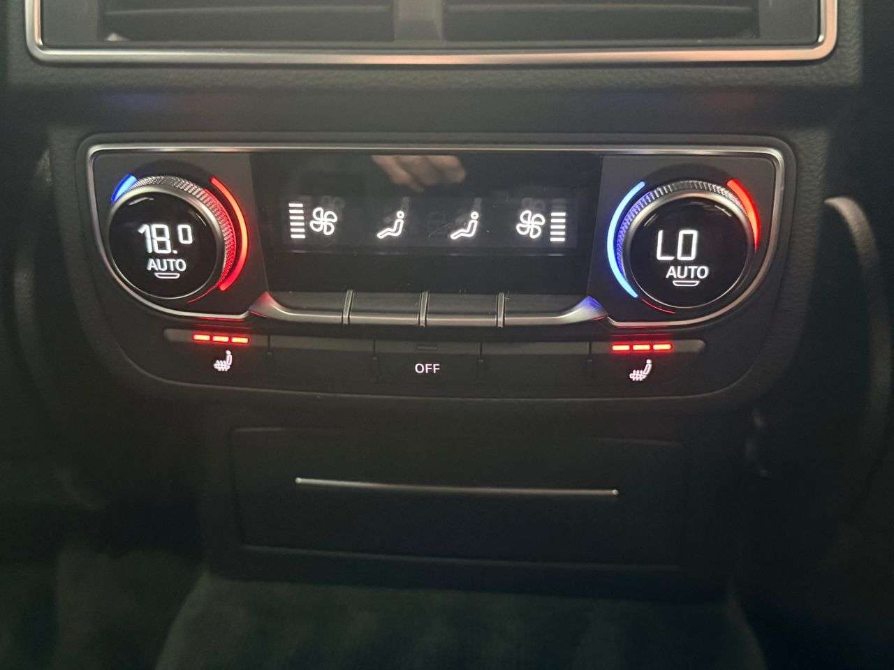 2015 AUDI Q7 2015 AUDI Q7