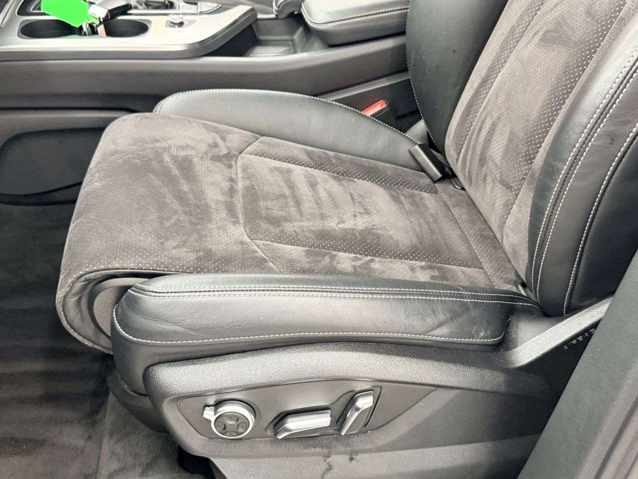 2015 AUDI Q7 2015 AUDI Q7