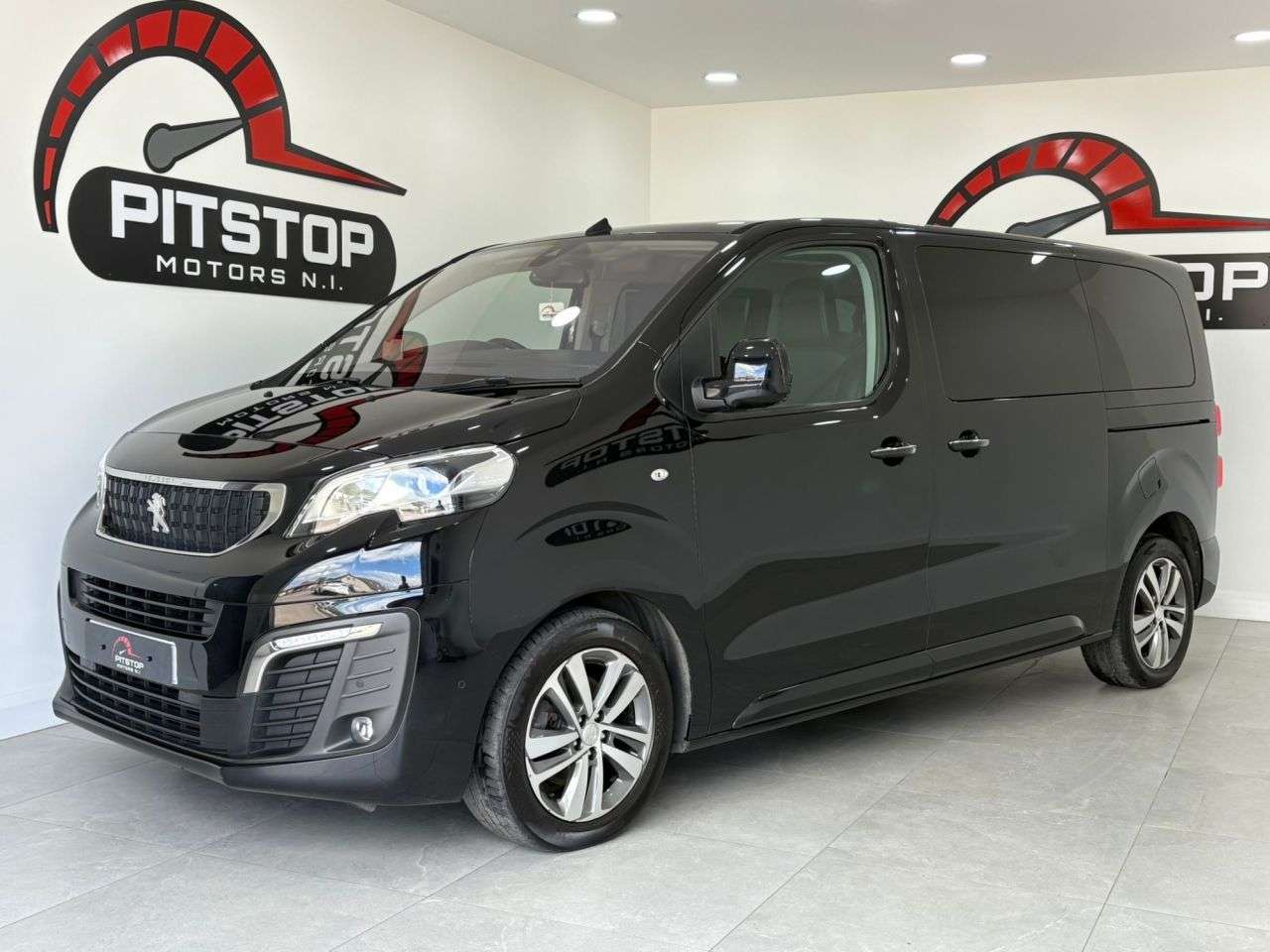 A 2018 PEUGEOT TRAVELLER 2.0 BlueHDi Allure Standard MPV 5dr Diesel Manual MWB Euro 6 (s/s) (SNav) ( A 2018 PEUGEOT TRAVELLER 2.0 BlueHDi Allure Standard MPV 5dr Diesel Manual MWB Euro 6 (s/s) (SNav) (