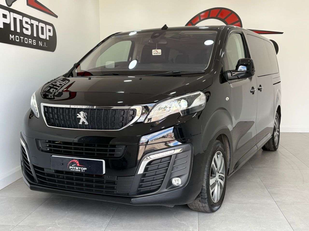 A 2018 PEUGEOT TRAVELLER 2.0 BlueHDi Allure Standard MPV 5dr Diesel Manual MWB Euro 6 (s/s) (SNav) ( A 2018 PEUGEOT TRAVELLER 2.0 BlueHDi Allure Standard MPV 5dr Diesel Manual MWB Euro 6 (s/s) (SNav) (
