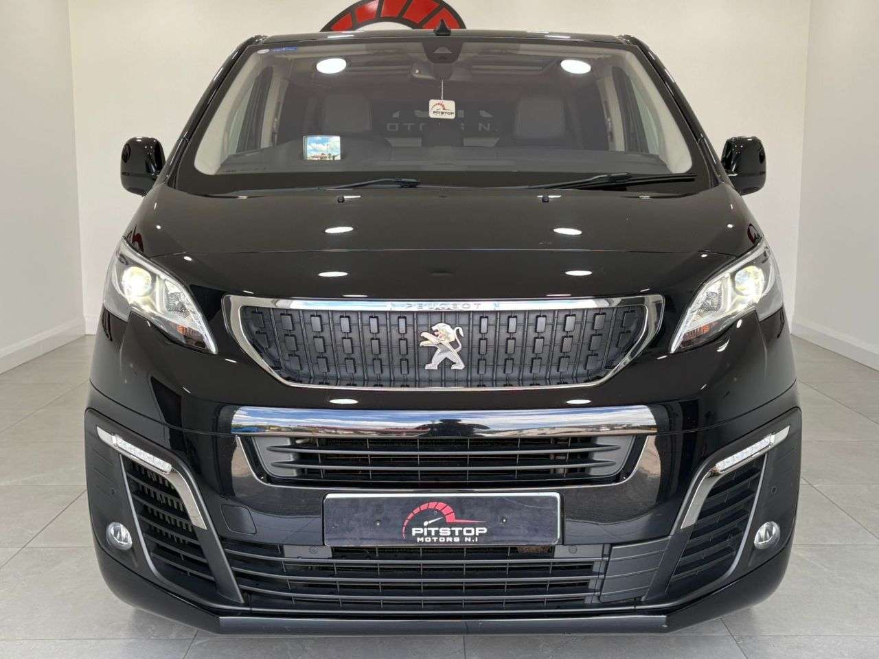A 2018 PEUGEOT TRAVELLER 2.0 BlueHDi Allure Standard MPV 5dr Diesel Manual MWB Euro 6 (s/s) (SNav) ( A 2018 PEUGEOT TRAVELLER 2.0 BlueHDi Allure Standard MPV 5dr Diesel Manual MWB Euro 6 (s/s) (SNav) (