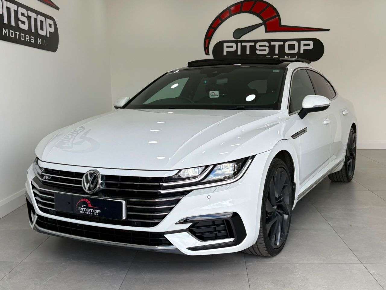 A 2018 VOLKSWAGEN ARTEON 2.0 TSI R-Line Fastback 5dr Petrol DSG Euro 6 (s/s) (190 ps) A 2018 VOLKSWAGEN ARTEON 2.0 TSI R-Line Fastback 5dr Petrol DSG Euro 6 (s/s) (190 ps)