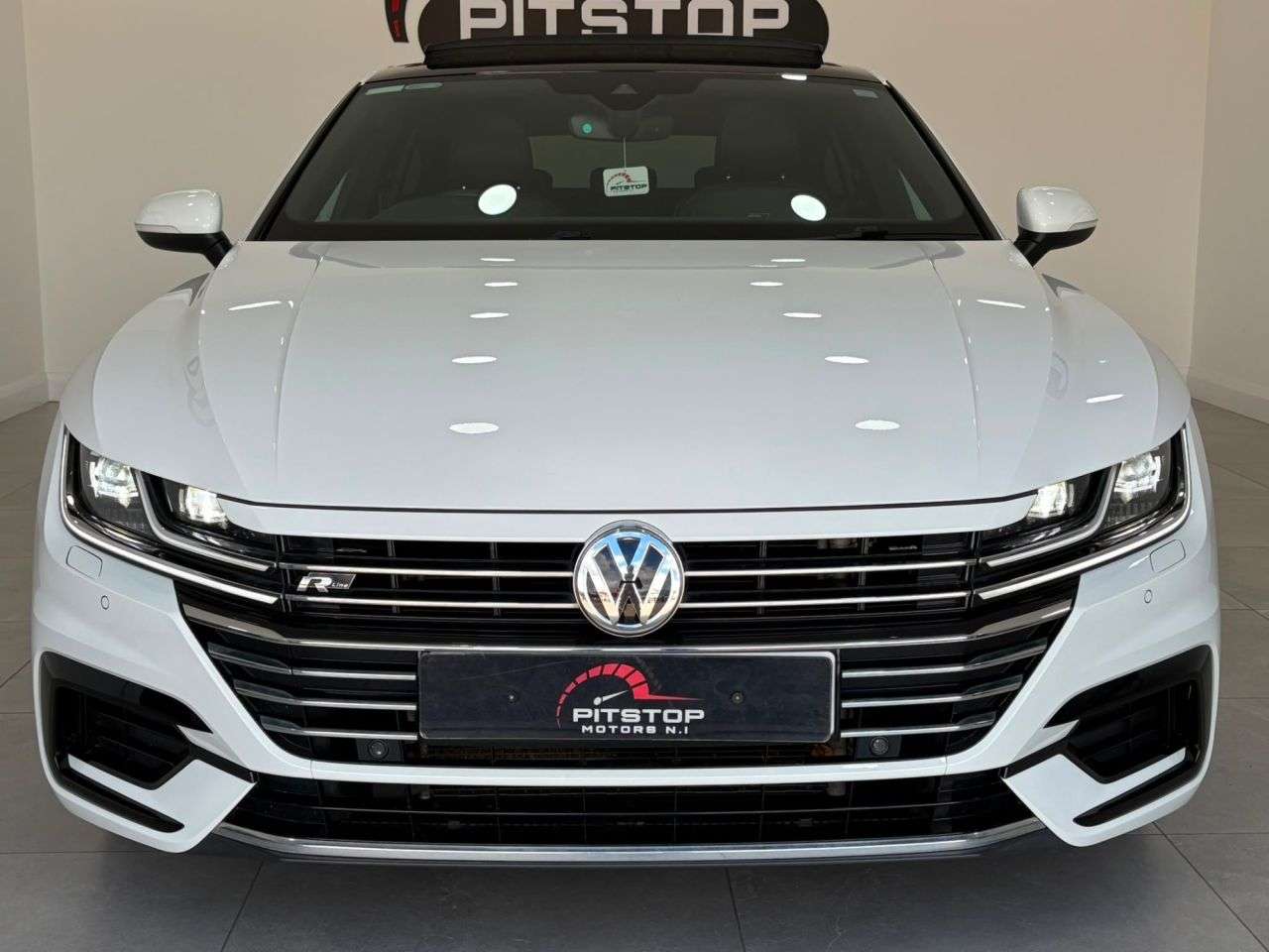 A 2018 VOLKSWAGEN ARTEON 2.0 TSI R-Line Fastback 5dr Petrol DSG Euro 6 (s/s) (190 ps) A 2018 VOLKSWAGEN ARTEON 2.0 TSI R-Line Fastback 5dr Petrol DSG Euro 6 (s/s) (190 ps)