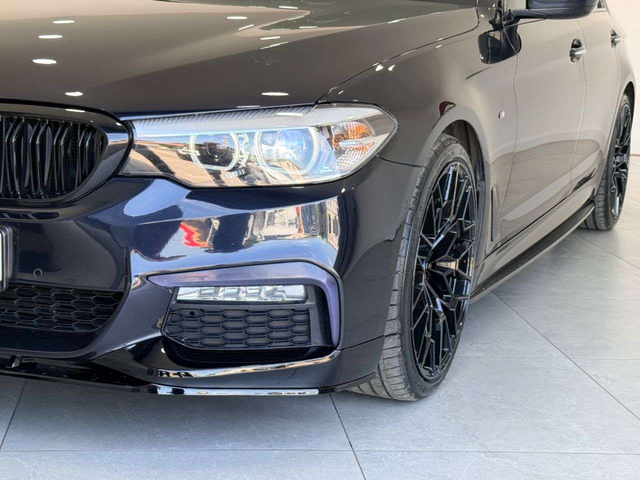 A 2018 BMW 5 SERIES 2.0 520d M Sport Saloon 4dr Diesel Auto Euro 6 (s/s) (190 ps) A 2018 BMW 5 SERIES 2.0 520d M Sport Saloon 4dr Diesel Auto Euro 6 (s/s) (190 ps)