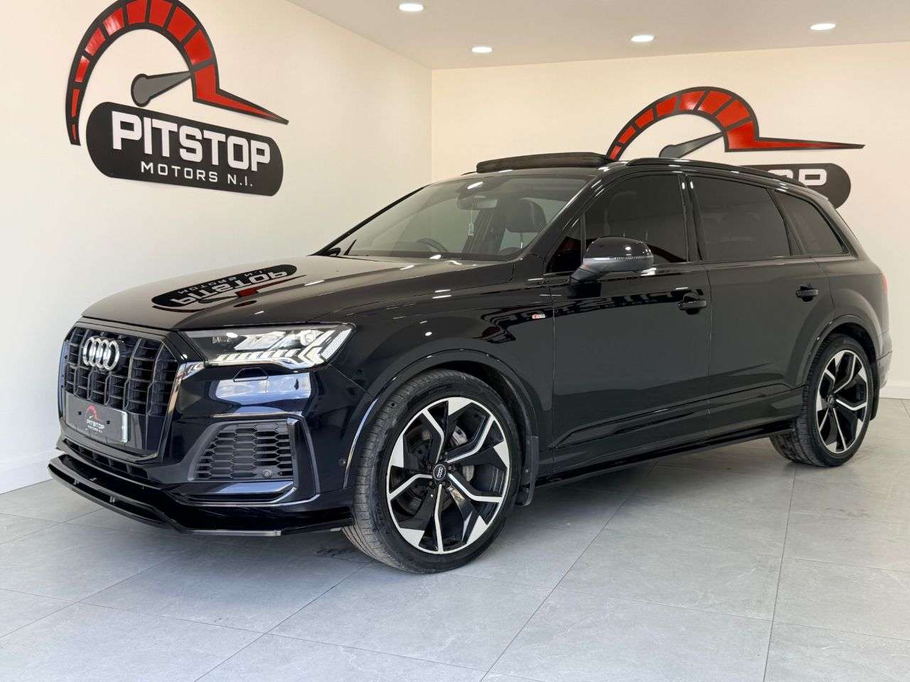 A 2020 AUDI Q7 3.0 TDI V6 50 S line SUV 5dr Diesel Tiptronic quattro Euro 6 (s/s) (286 ps) A 2020 AUDI Q7 3.0 TDI V6 50 S line SUV 5dr Diesel Tiptronic quattro Euro 6 (s/s) (286 ps)