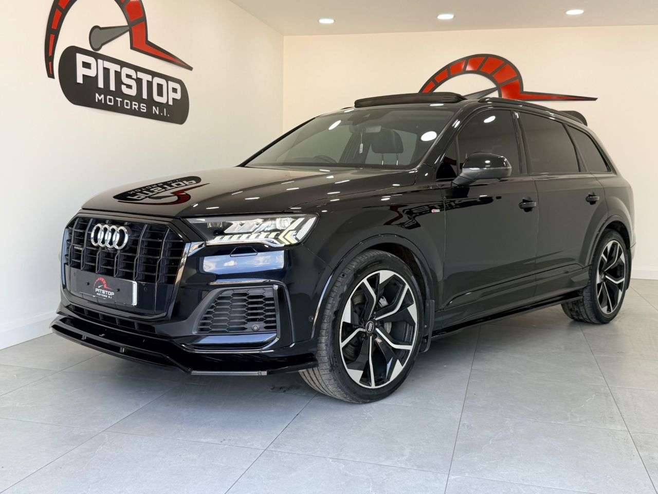 A 2020 AUDI Q7 3.0 TDI V6 50 S line SUV 5dr Diesel Tiptronic quattro Euro 6 (s/s) (286 ps) A 2020 AUDI Q7 3.0 TDI V6 50 S line SUV 5dr Diesel Tiptronic quattro Euro 6 (s/s) (286 ps)