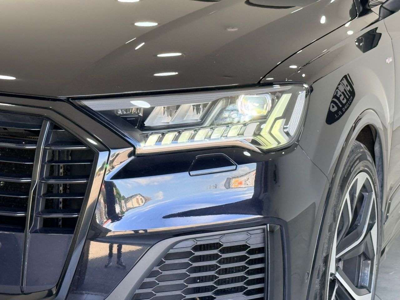 A 2020 AUDI Q7 3.0 TDI V6 50 S line SUV 5dr Diesel Tiptronic quattro Euro 6 (s/s) (286 ps) A 2020 AUDI Q7 3.0 TDI V6 50 S line SUV 5dr Diesel Tiptronic quattro Euro 6 (s/s) (286 ps)