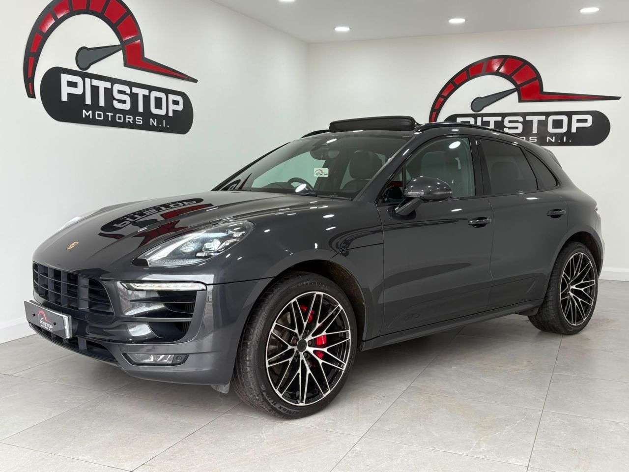 A 2021 PORSCHE MACAN 3.0T V6 GTS SUV 5dr Petrol PDK 4WD Euro 6 (s/s) (360 ps) A 2021 PORSCHE MACAN 3.0T V6 GTS SUV 5dr Petrol PDK 4WD Euro 6 (s/s) (360 ps)