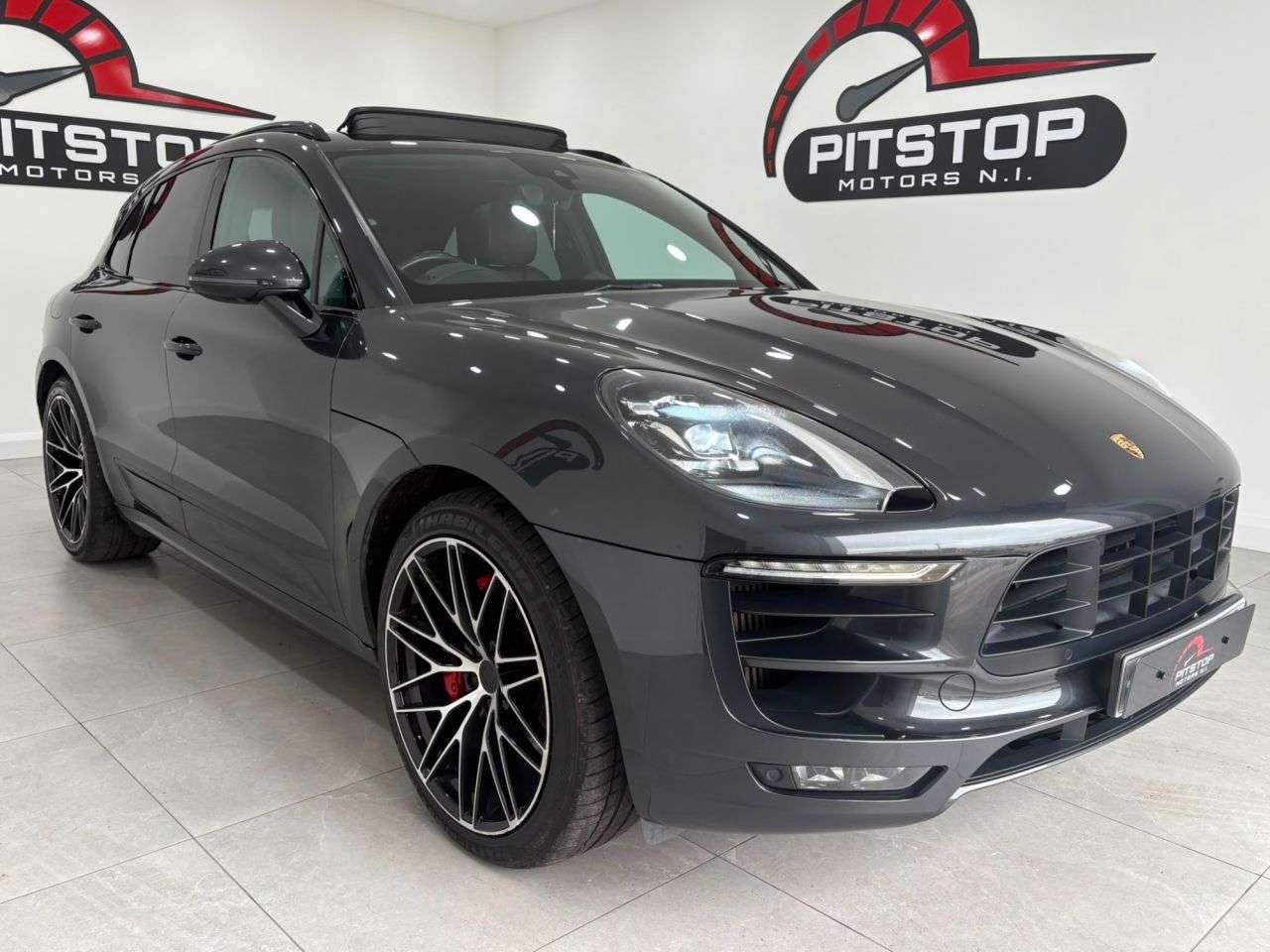 2016 PORSCHE MACAN 2016 PORSCHE MACAN