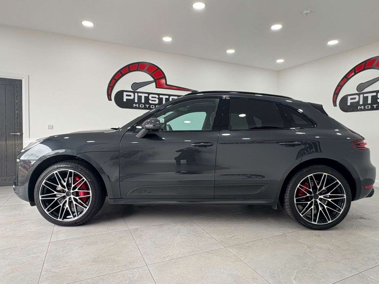 2016 PORSCHE MACAN 2016 PORSCHE MACAN