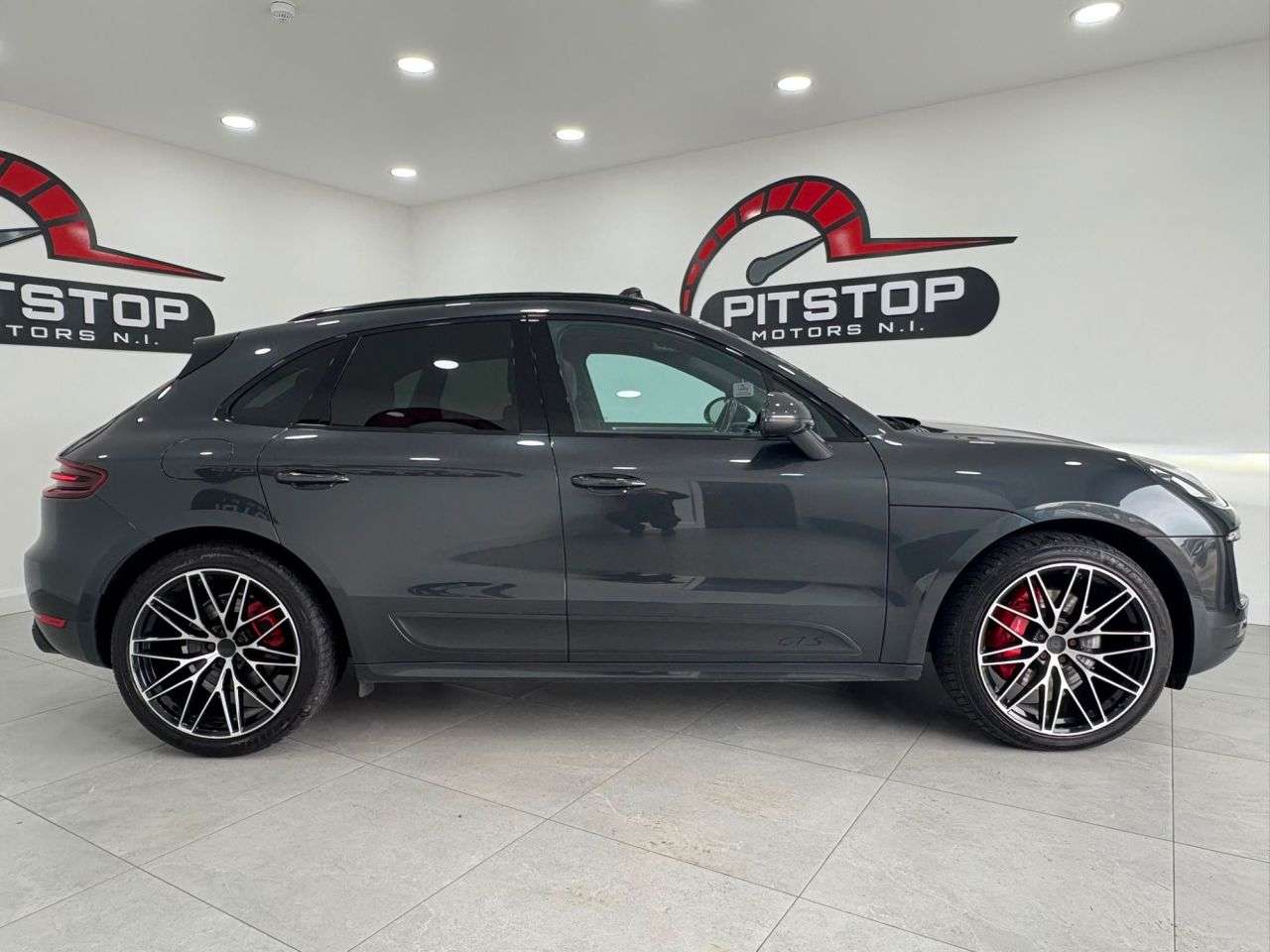 2016 PORSCHE MACAN 2016 PORSCHE MACAN